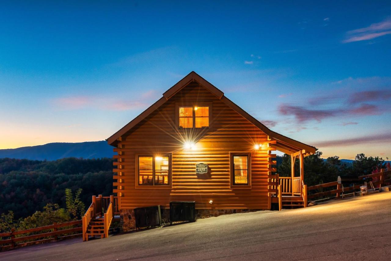 Epic Mountain Views, Hot Tub, Game Room, Sleeps 10 Sevierville Exterior foto