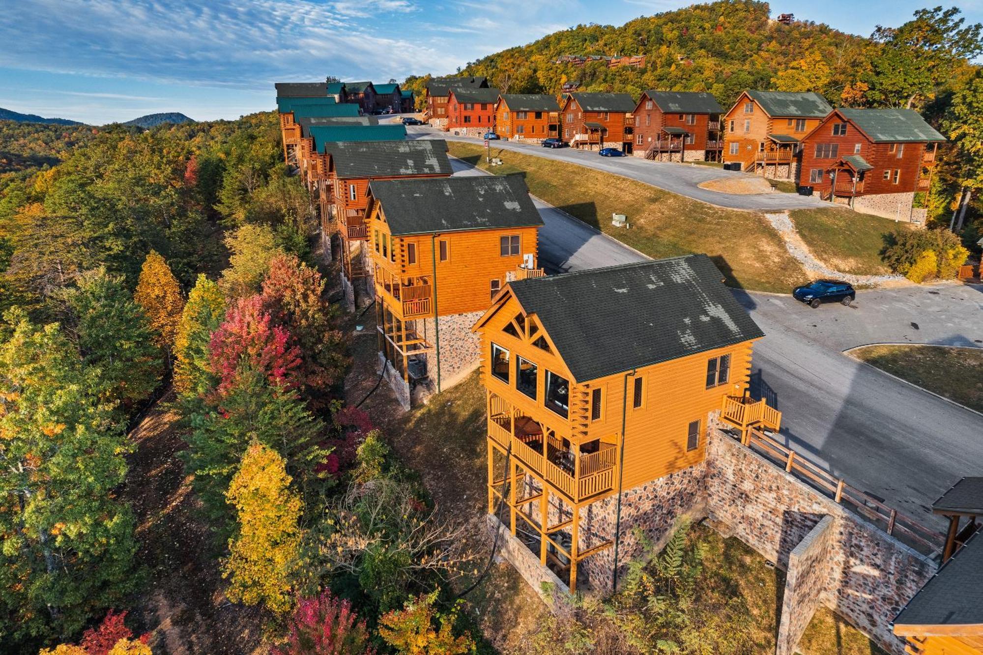 Epic Mountain Views, Hot Tub, Game Room, Sleeps 10 Sevierville Exterior foto