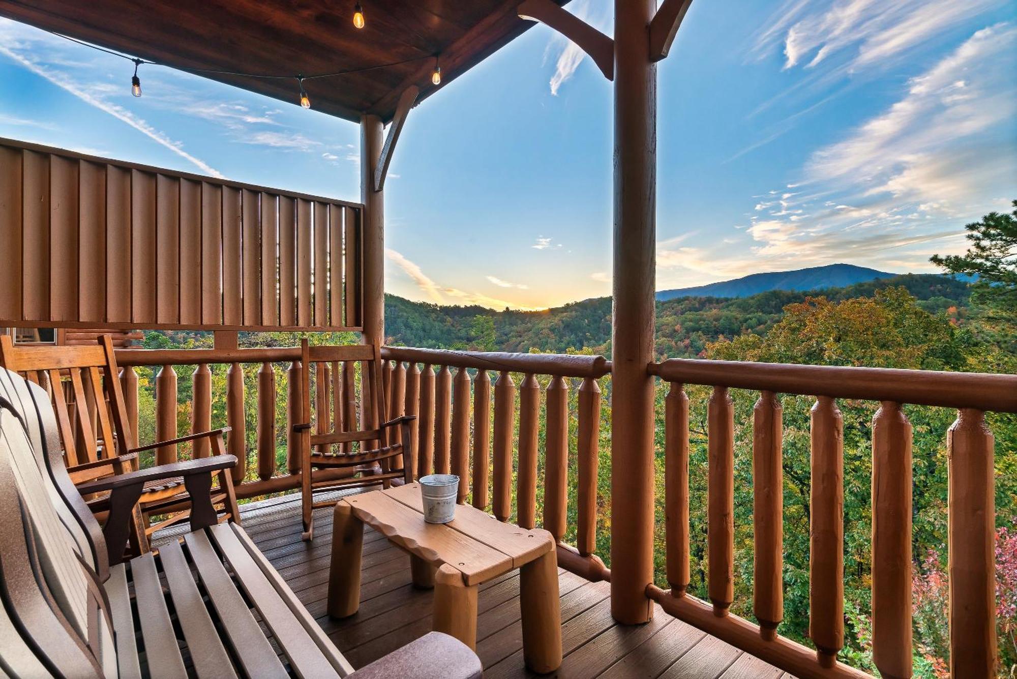 Epic Mountain Views, Hot Tub, Game Room, Sleeps 10 Sevierville Exterior foto
