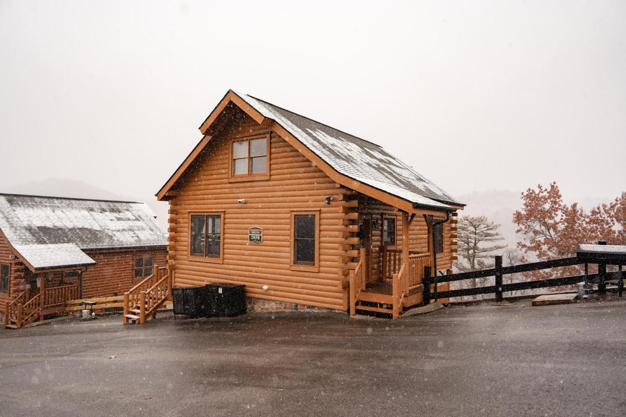 Epic Mountain Views, Hot Tub, Game Room, Sleeps 10 Sevierville Exterior foto